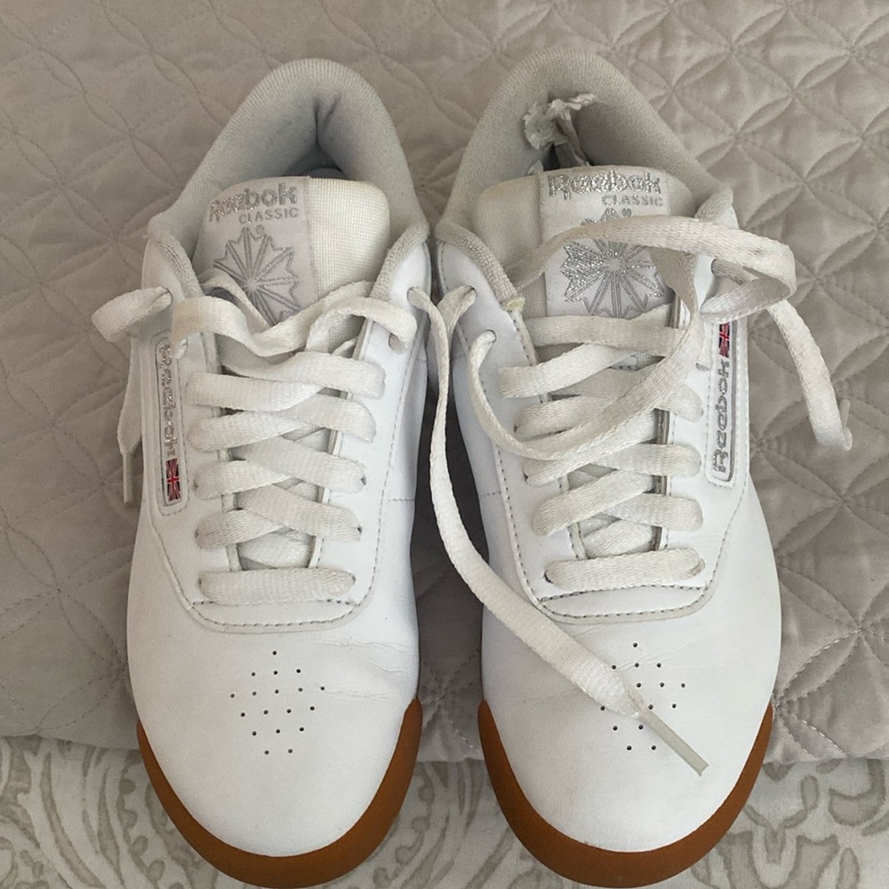 EUC Reebok tenis shoes